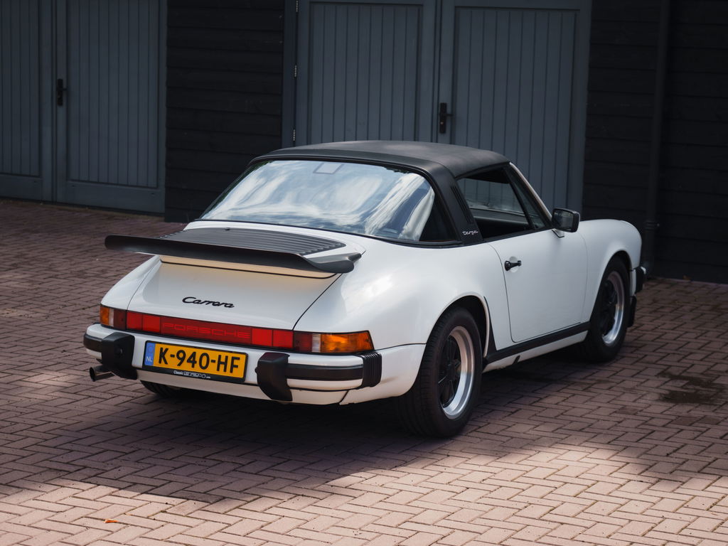 Porsche 911 Carrera 3.2 (US)