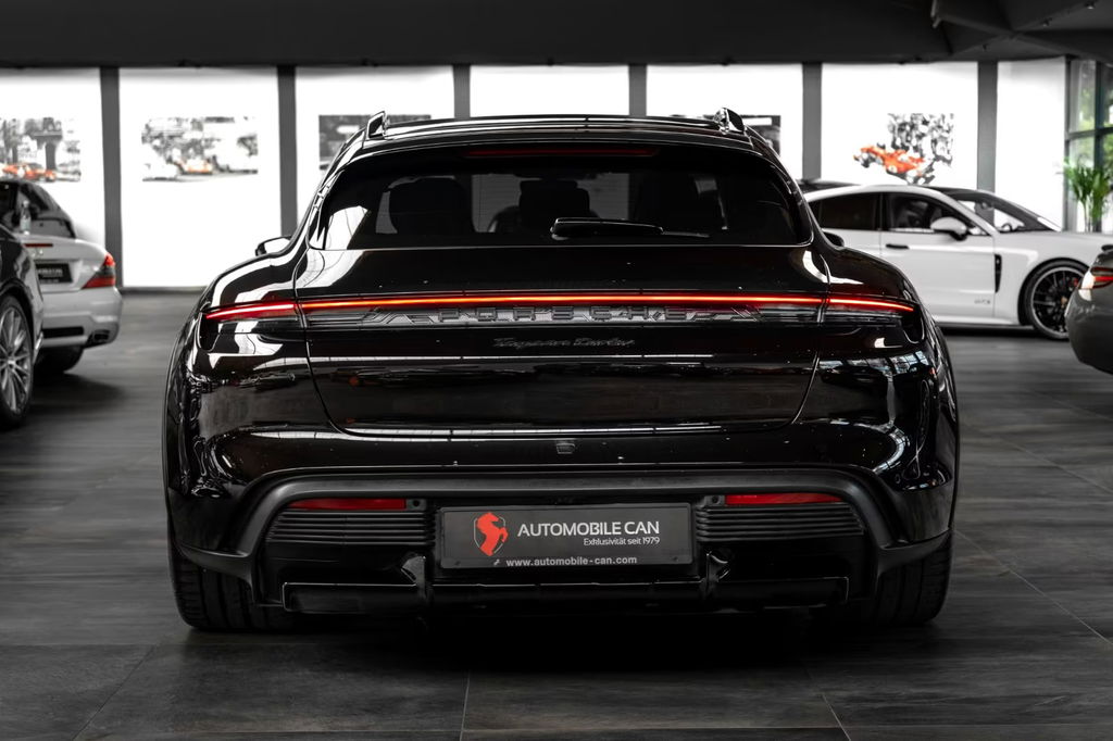 Porsche Taycan Turbo Cross Turismo