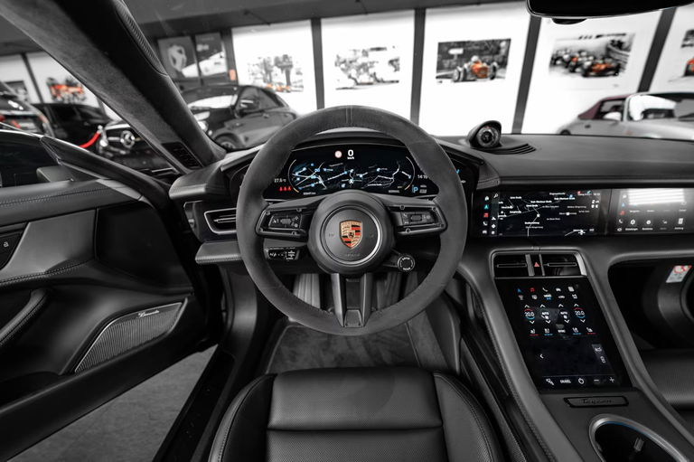 Porsche Taycan Turbo Cross Turismo