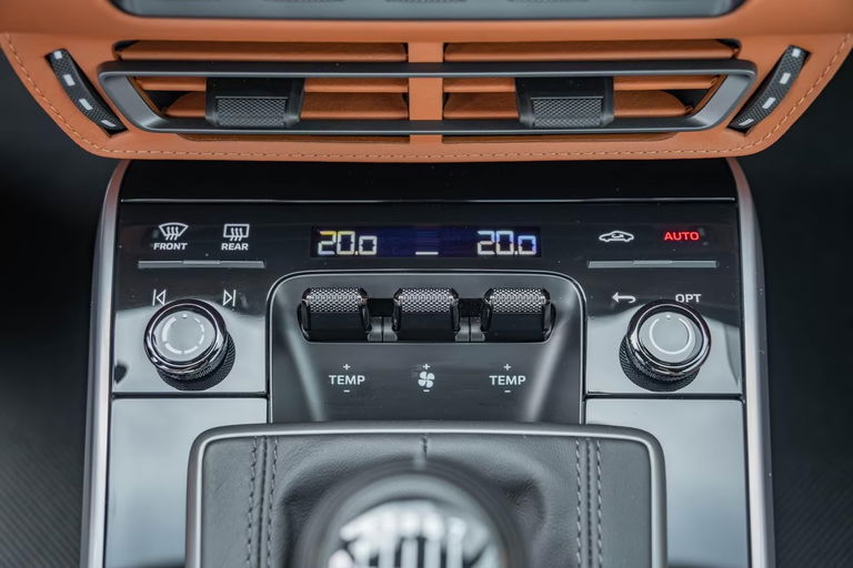 Porsche 992 Sport Classic