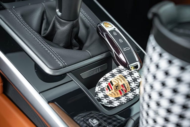 Porsche 992 Sport Classic