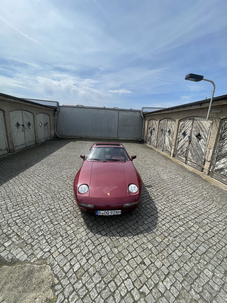 Porsche 928 S4