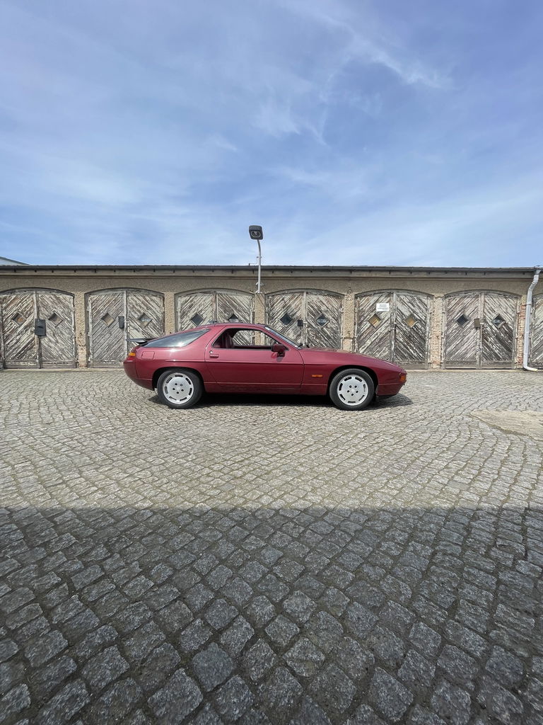 Porsche 928 S4