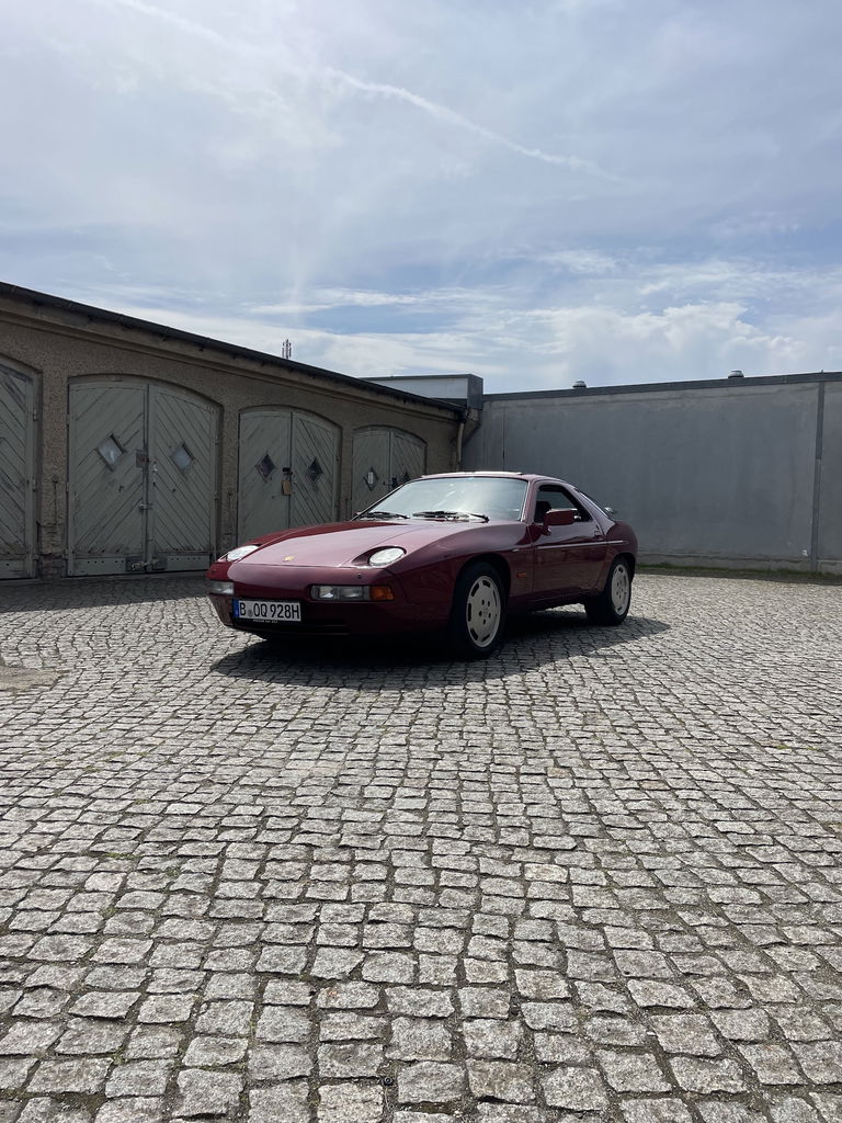 Porsche 928 S4