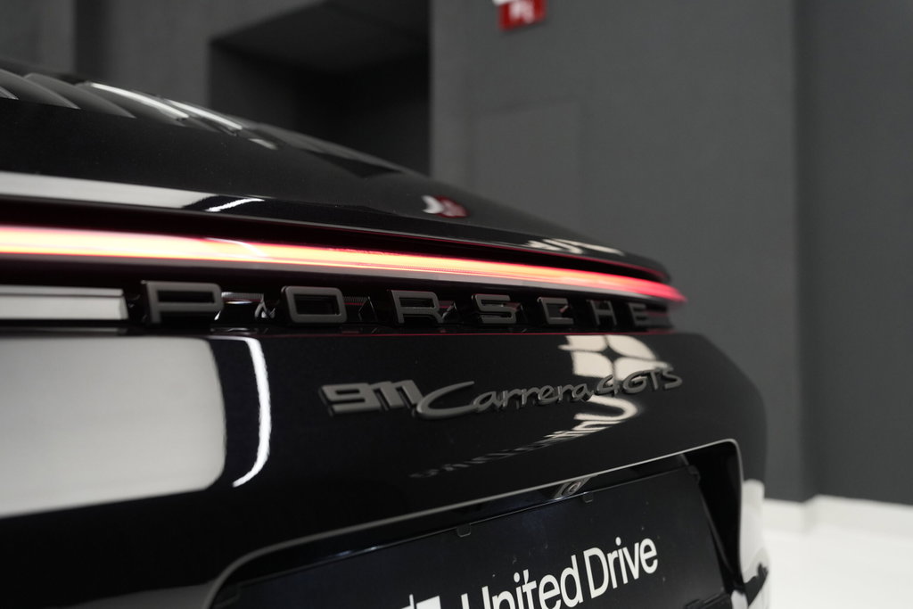 Porsche 992 Carrera 4 GTS
