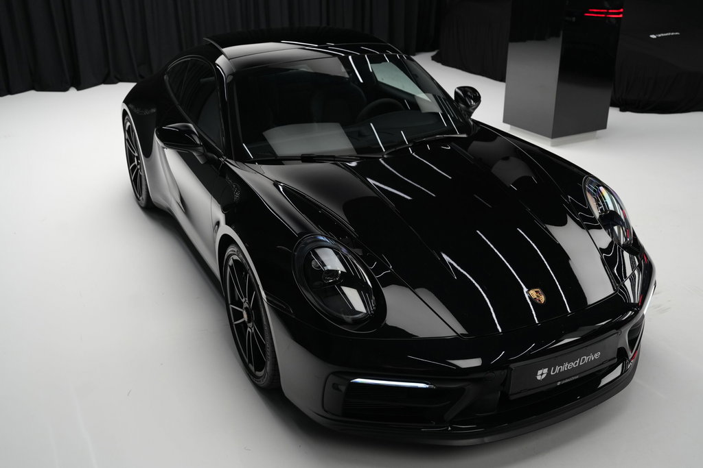 Porsche 992 Carrera 4 GTS