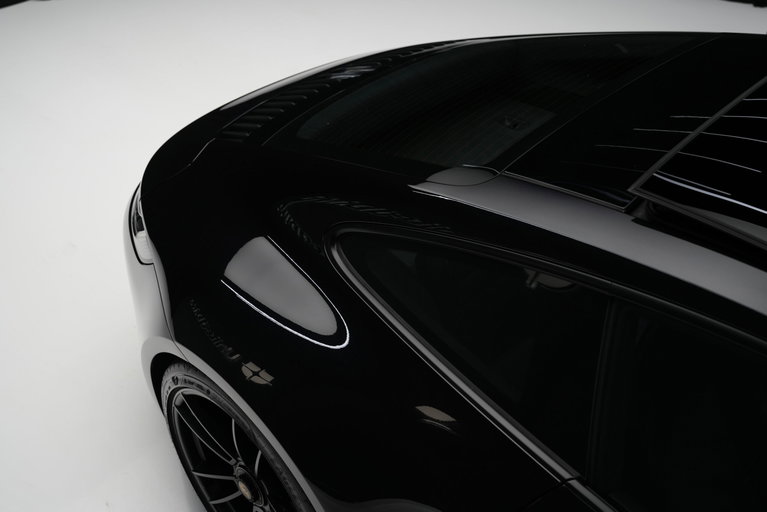 Porsche 992 Carrera 4 GTS