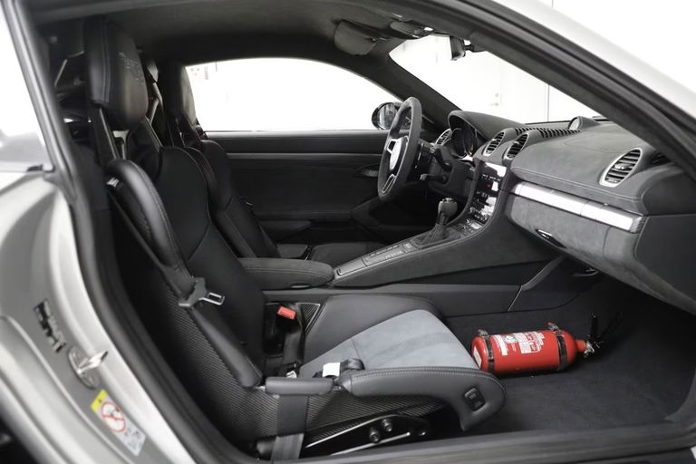 Porsche 718 Cayman GT4 RS