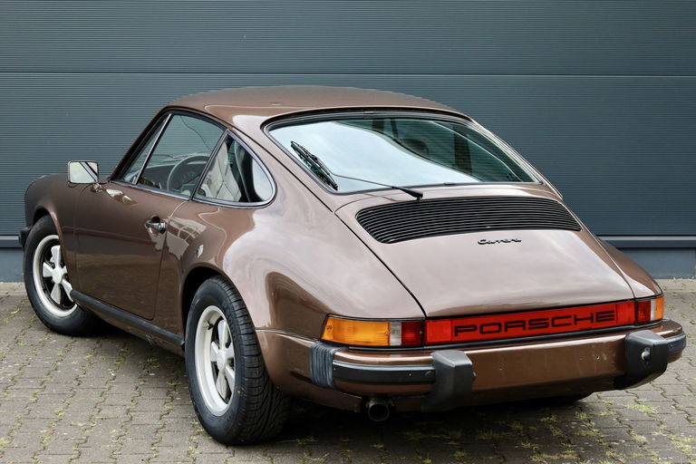 Porsche 911 Carrera 2.7