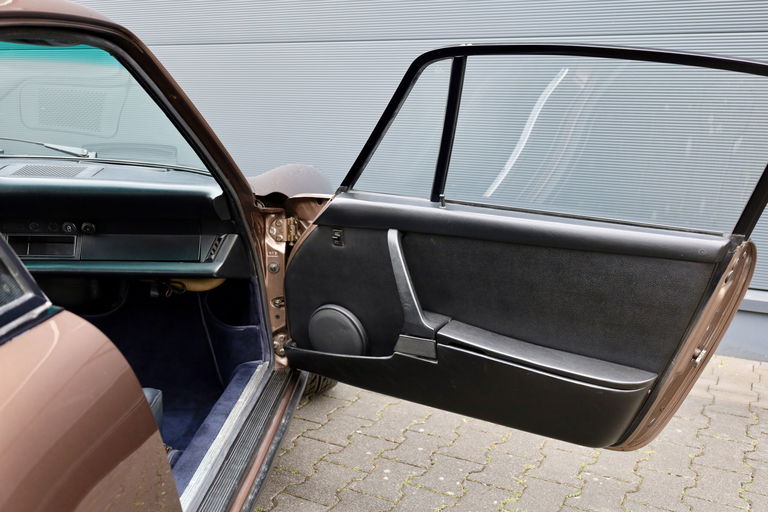 Porsche 911 Carrera 2.7