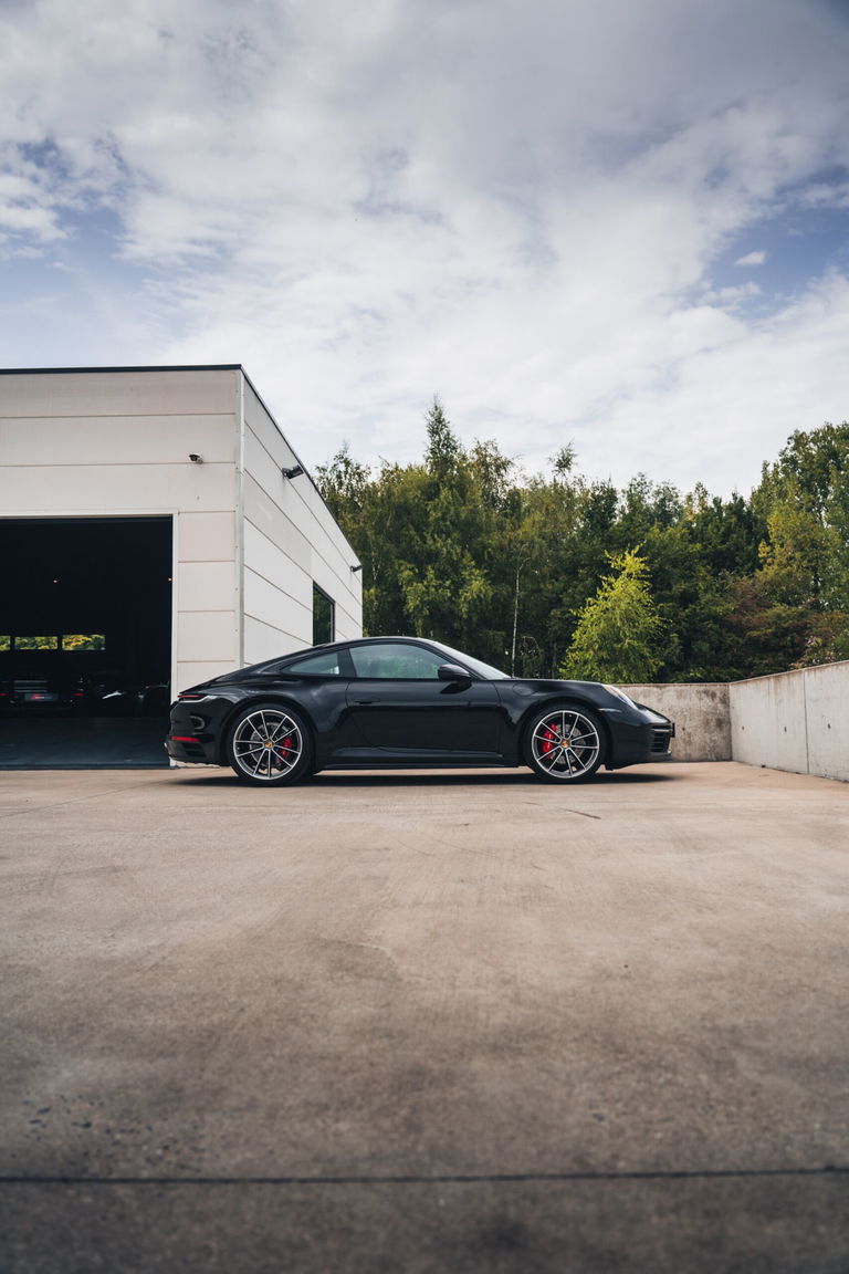 Porsche 992 Carrera
