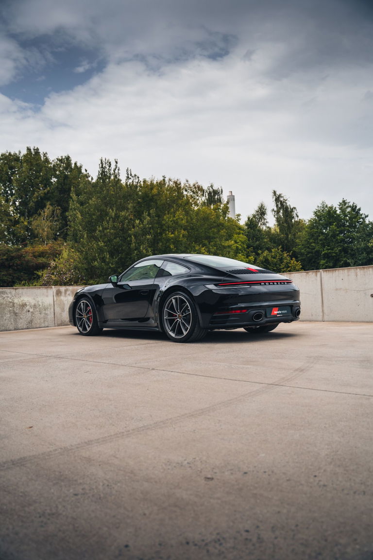 Porsche 992 Carrera