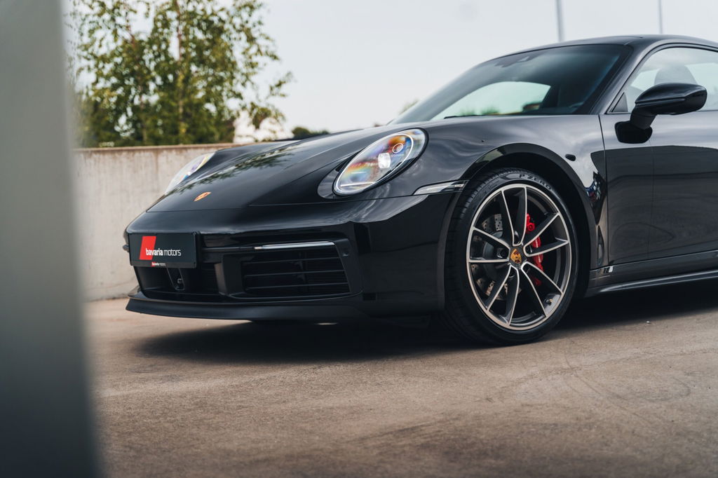 Porsche 992 Carrera