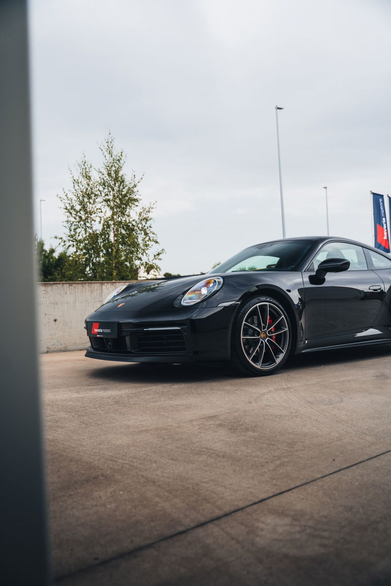 Porsche 992 Carrera