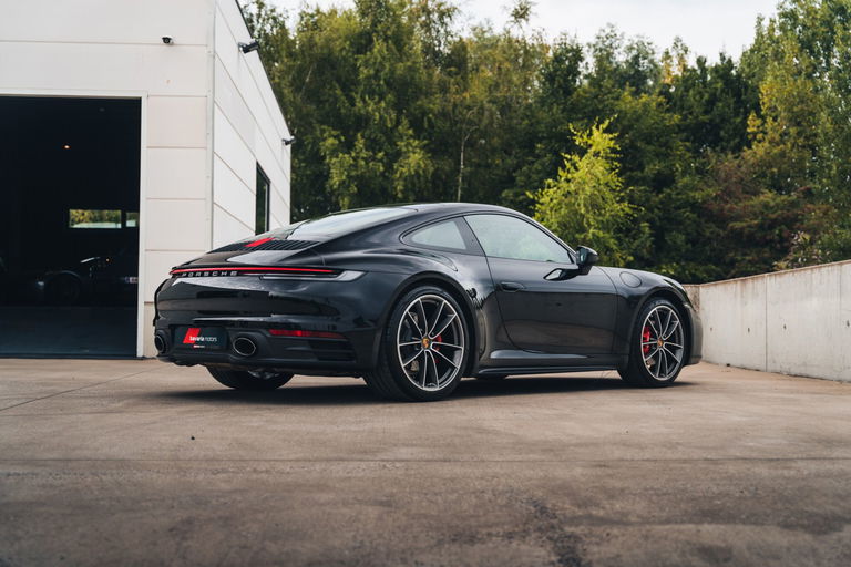 Porsche 992 Carrera