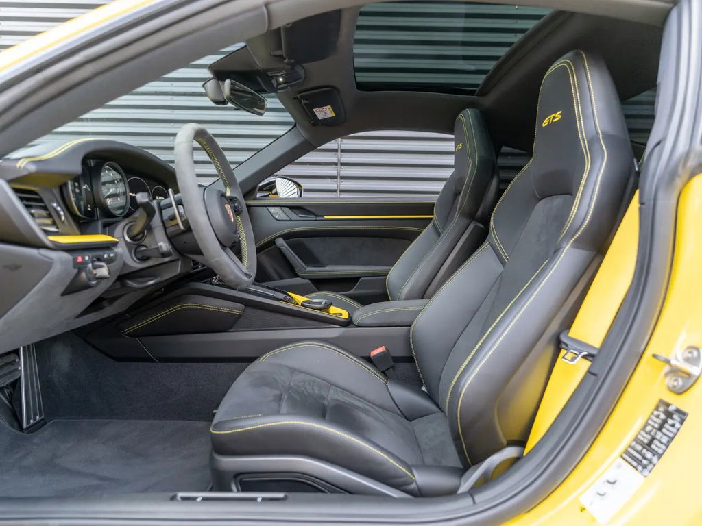 Porsche 992 Carrera GTS