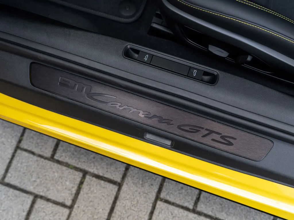 Porsche 992 Carrera GTS