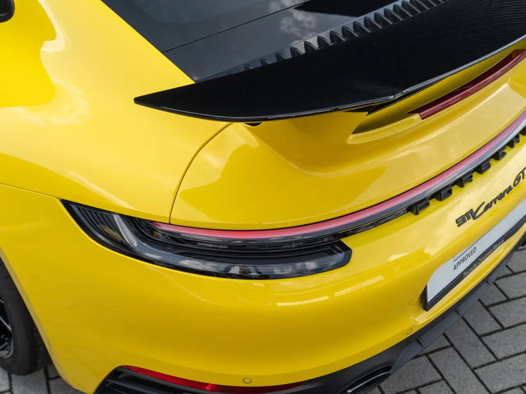 Porsche 992 Carrera GTS