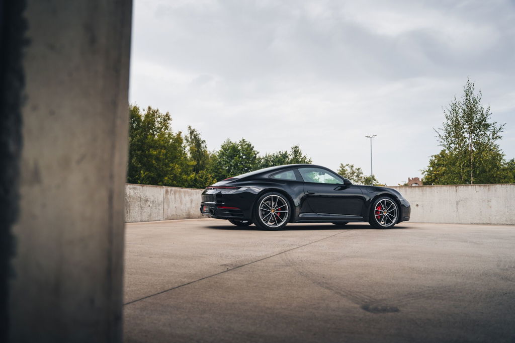 Porsche 992 Carrera