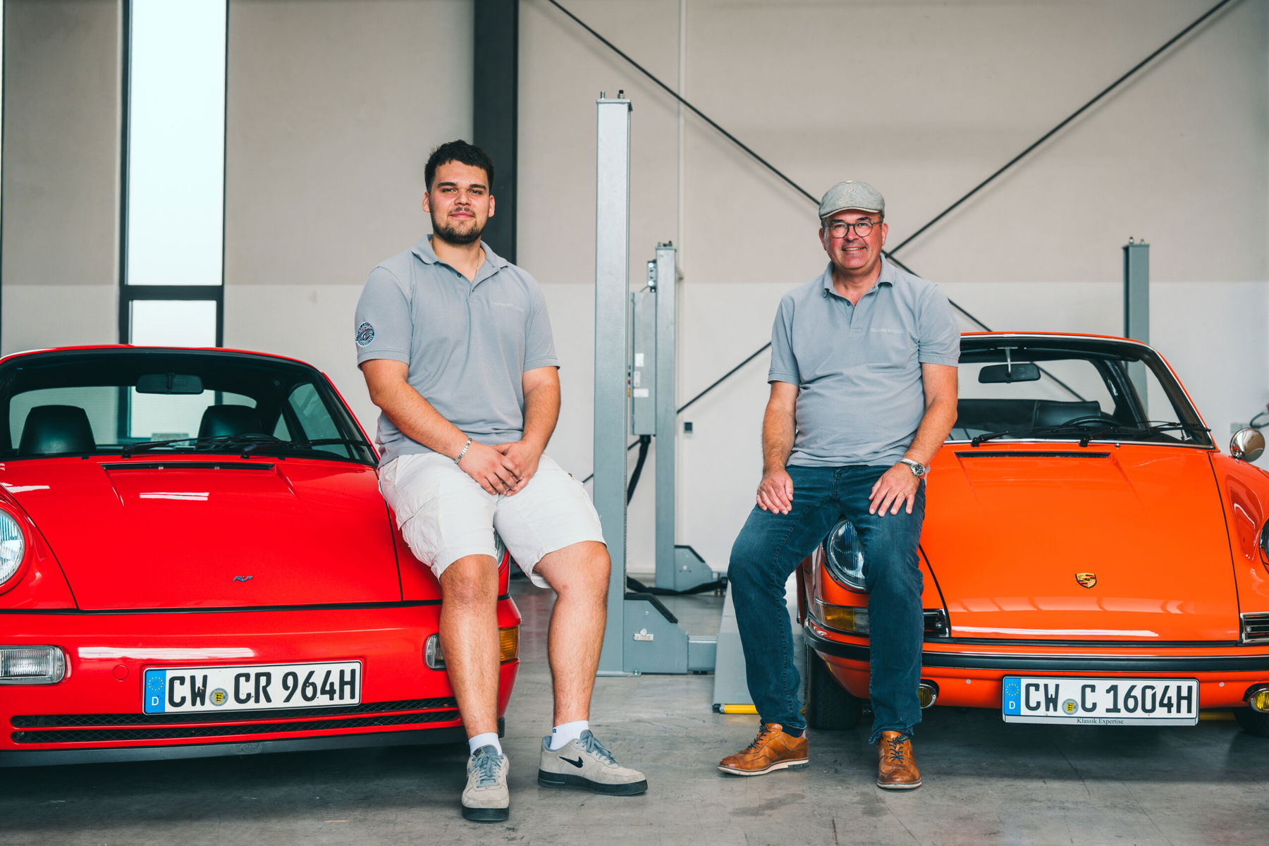 Leonard and Wolfgang Hämmerlin offer Porsche purchase advice and model consultation at Klassik Expertise. They also have demo vehicles such as this Porsche 964 with RUF CR4 conversion and a 911 Targa Softwindow.