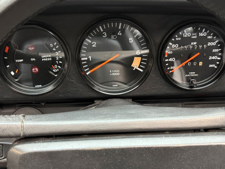 Porsche 911 Carrera 3.2