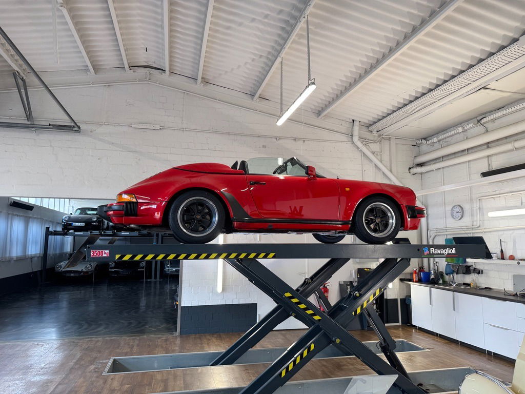 Porsche 911 Carrera 3.2 Speedster
