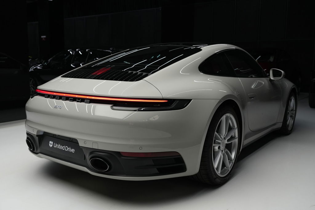 Porsche 992 Carrera