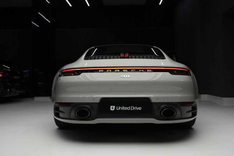 Porsche 992 Carrera