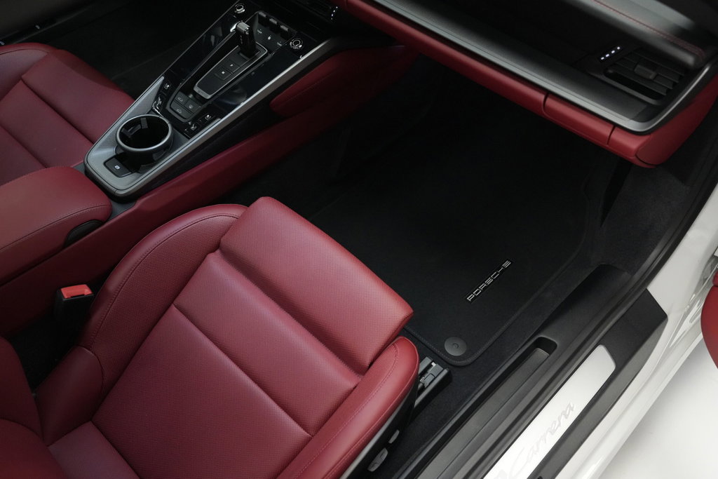 Porsche 992 Carrera