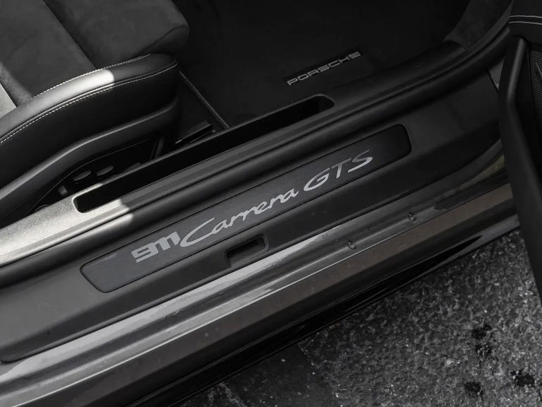 Porsche 992 Carrera GTS