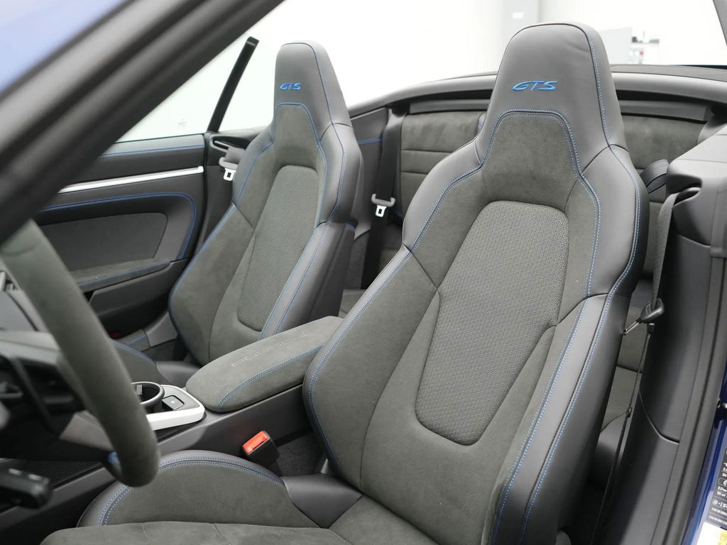 Porsche 992.2 Carrera GTS