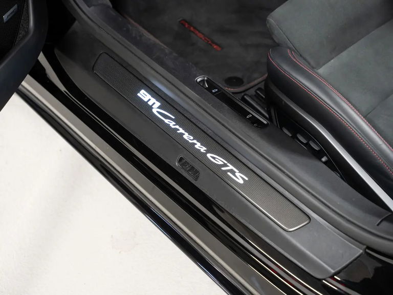 Porsche 992 Carrera GTS