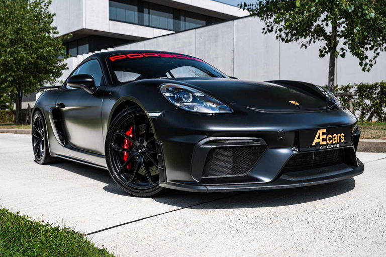 Porsche 718 Cayman GT4