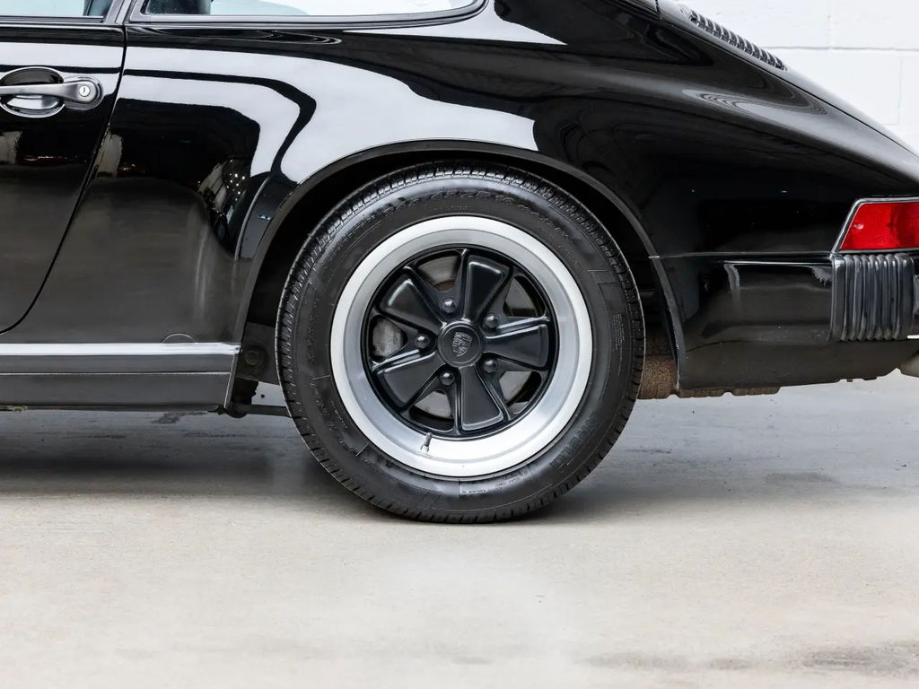 Porsche 911 Carrera 3.2 (US)