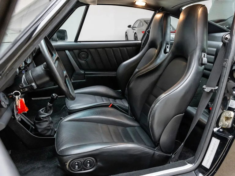 Porsche 911 Carrera 3.2 (US)