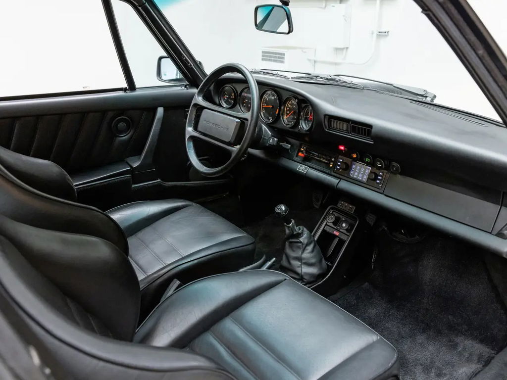 Porsche 911 Carrera 3.2 (US)