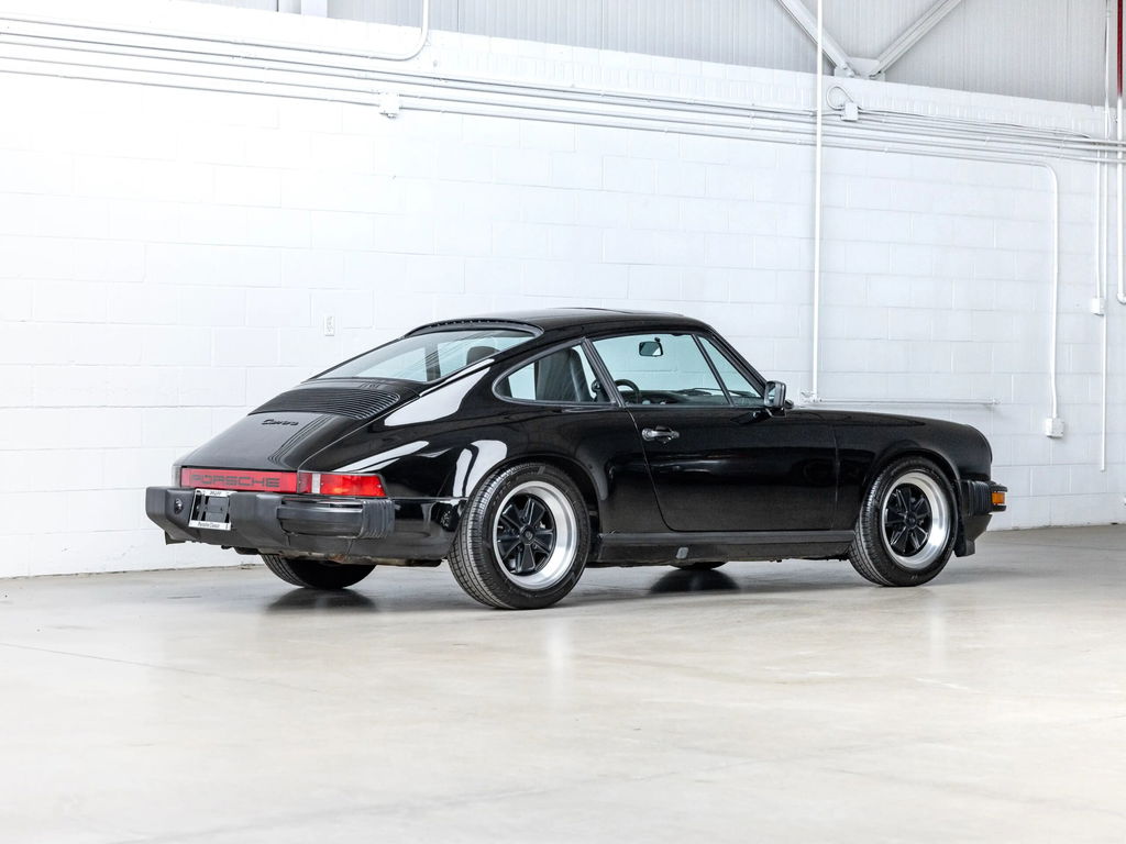 Porsche 911 Carrera 3.2 (US)