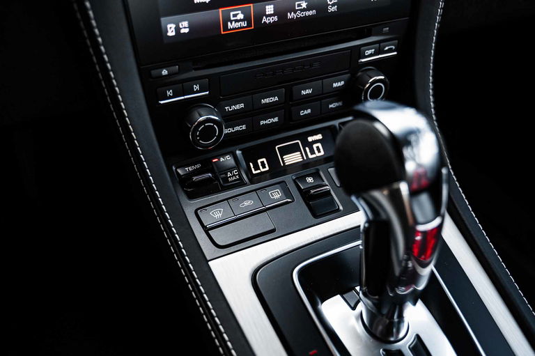 Porsche 718 Cayman GT4