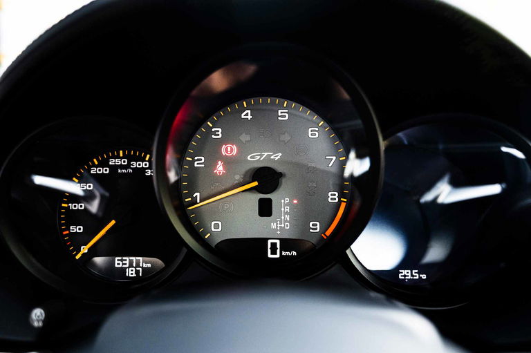 Porsche 718 Cayman GT4