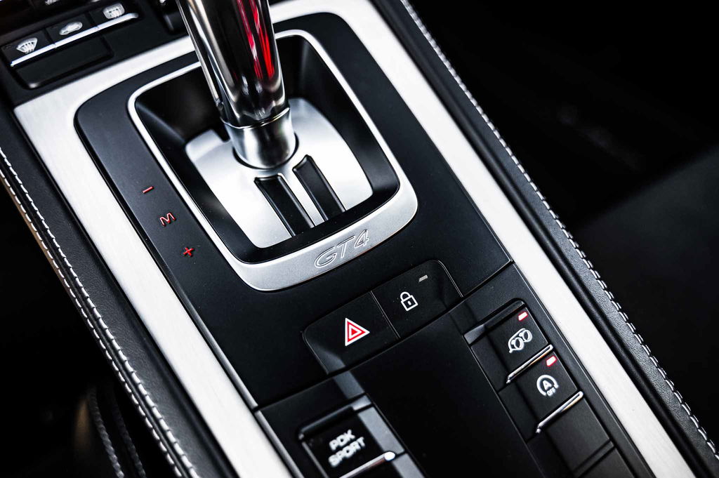 Porsche 718 Cayman GT4