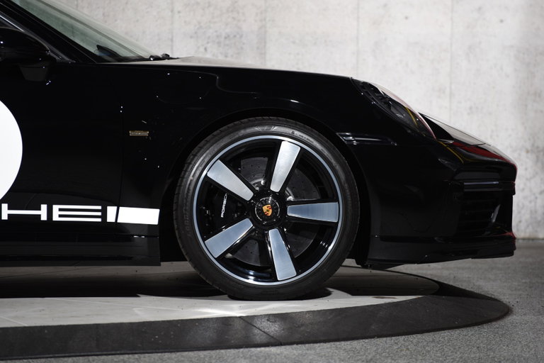 Porsche 992 Sport Classic