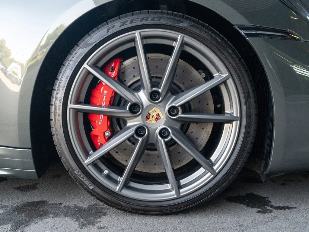 Porsche 992 Carrera GTS