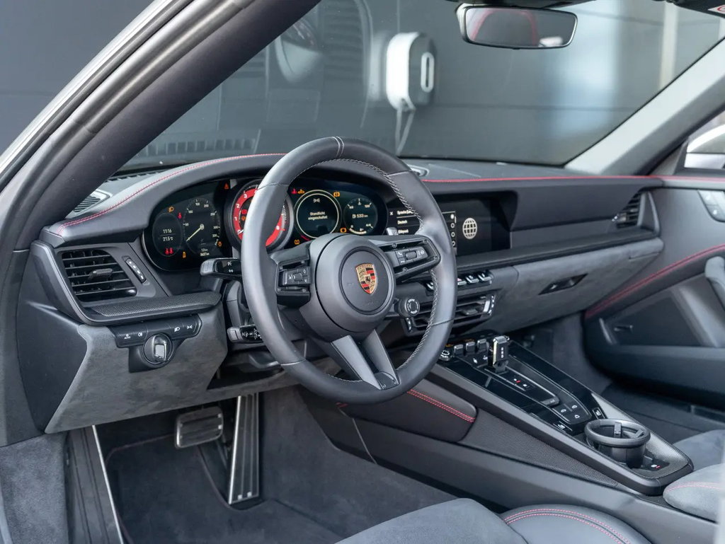 Porsche 992 Carrera GTS