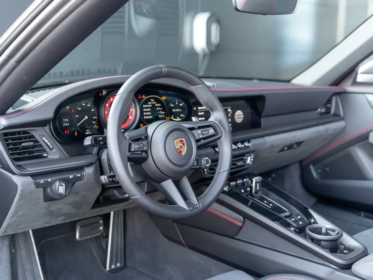 Porsche 992 Carrera GTS