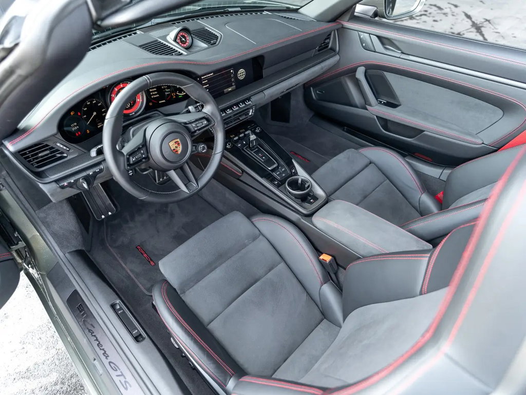 Porsche 992 Carrera GTS