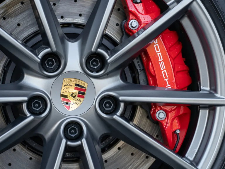 Porsche 992 Carrera GTS