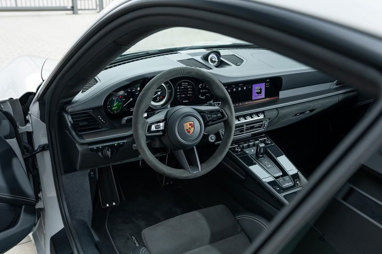 Porsche 992 Carrera GTS