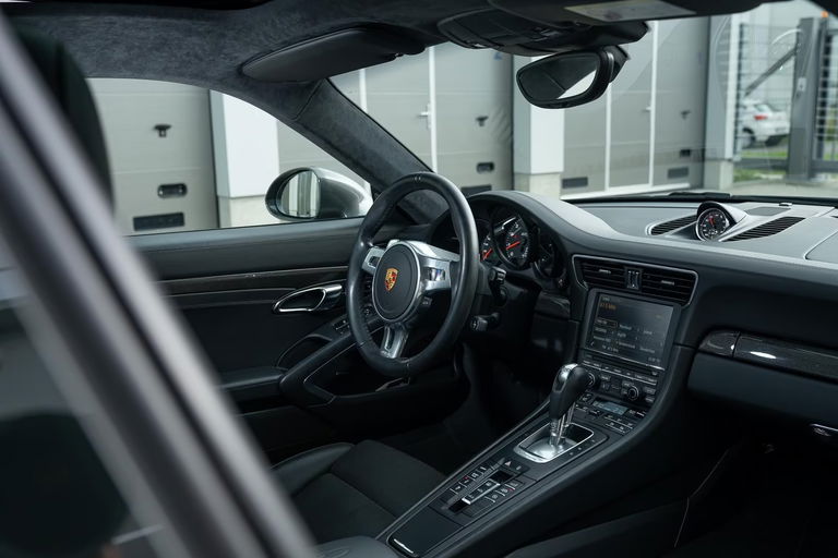 Porsche 991 Carrera GTS