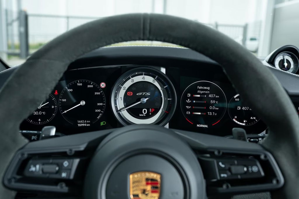 Porsche 992 Carrera GTS