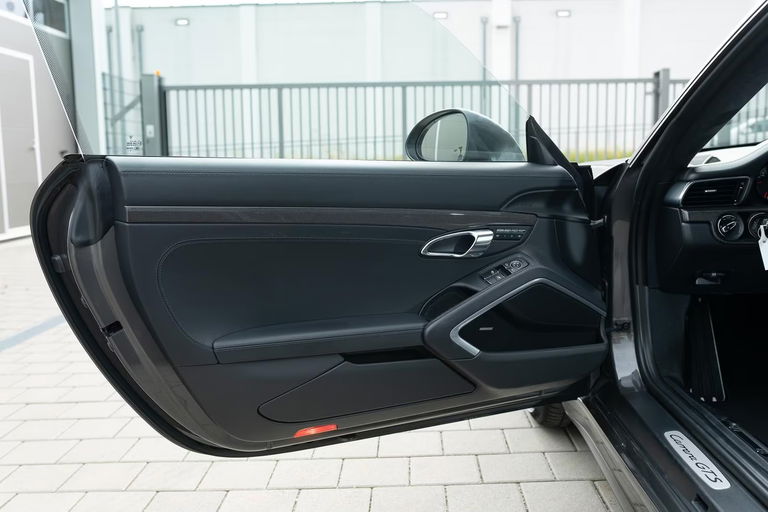 Porsche 991 Carrera GTS